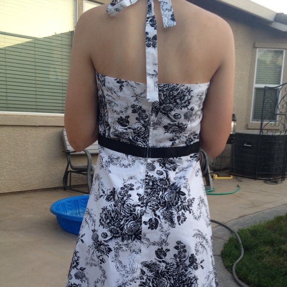 ♦️FINAL PRICE♦️🎉🎊HOST PICK🎉🎊 DRESS - Picture 3 of 4