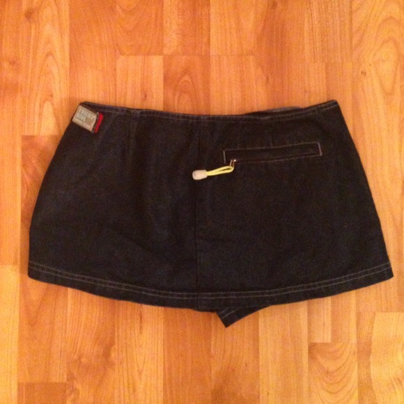 Vintage Tommy Hilfiger Shorts - Picture 2 of 4