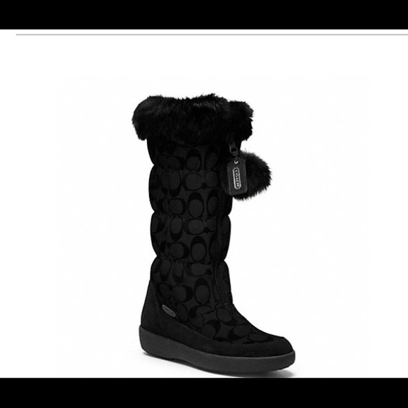 💯% AUTHENTIC COACH SNOW BOOTS 🔥🔥🔥RESERVED🔥🔥