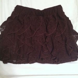 Knitted mid-thigh skirt
