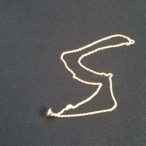 Kisses gold necklace