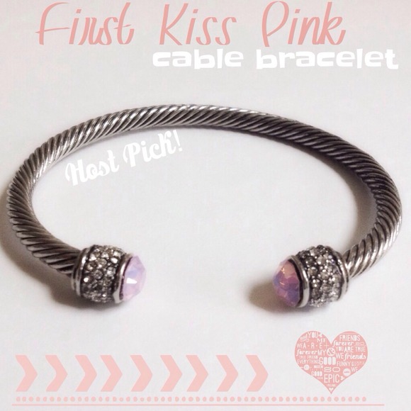 Jewelry - Pink stone cable bracelet