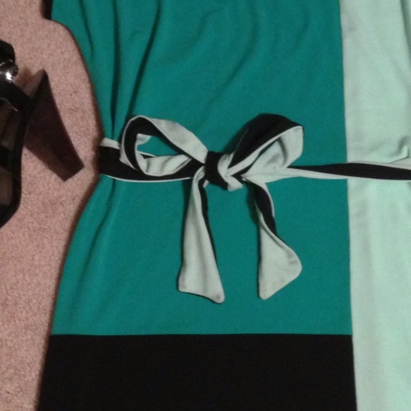 Calvin Klein color block dress - Picture 2 of 2