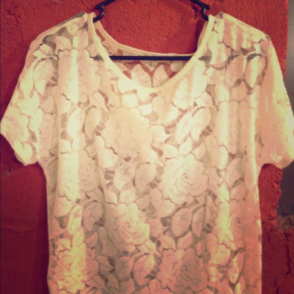 🚫SOLD🚫Sheer Cream Floral Top