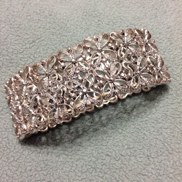 Flower Design Bracelet