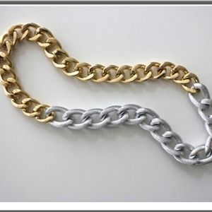 HRH Collection C'est Chic Big chain necklace