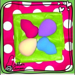 💜💗4 Sponge Makeup Blenders. Brand New 💚💙