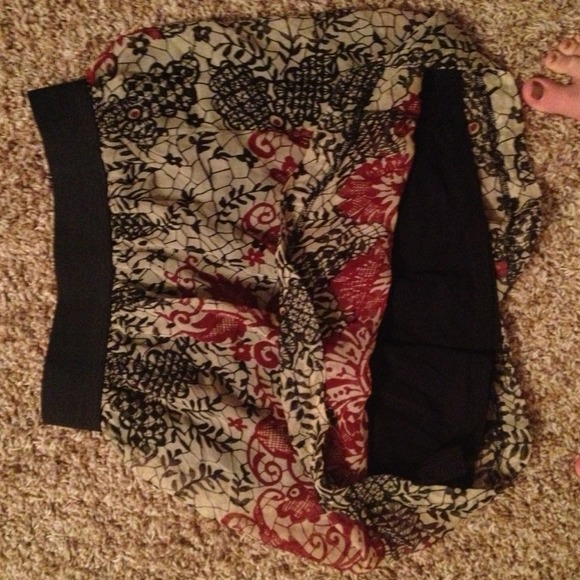 SOLD IN BUNDLE! 😀 - Picture 2 of 3