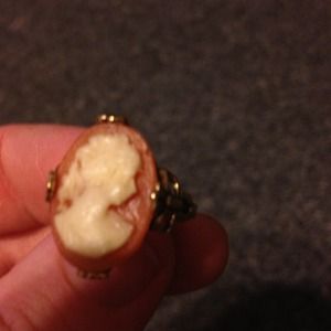 🚫SOLD🚫💍💎Vintage Peach Cameo Ring💎💍