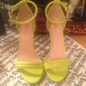 🔴Reduced🔴Prabal Gurung neon yellow heels.