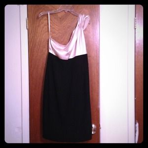 New London times dress, snug fitting!