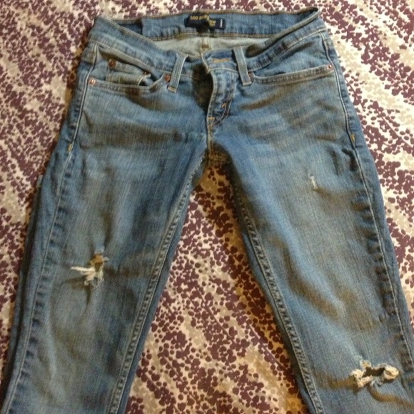🚫Sold🚫Women's skinny jean levis - Picture 3 of 4
