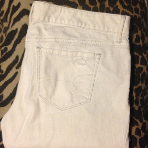 American Eagle Distressed White Jeans