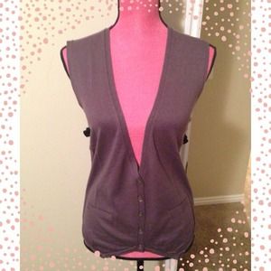 💥Reduced again!💥Lovely button-down vest