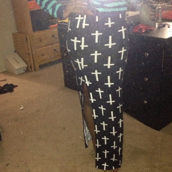 Maxi - Picture 3 of 3