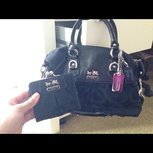 Coach purse - Picture 1 of 1