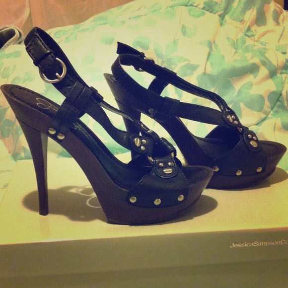 💀SOLD💀Black stilettos by Jessica Simpson.