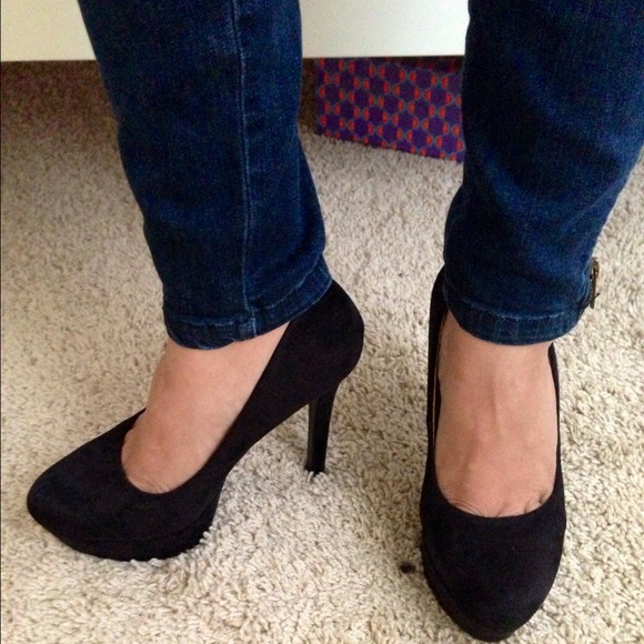 Black heels super sexy!