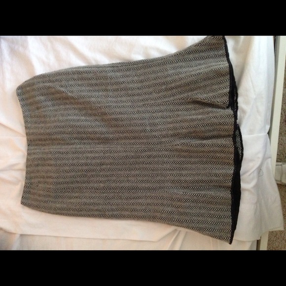 Below knee skirt by Mango