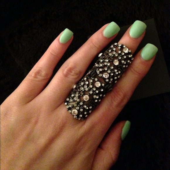 Kardashion ring sz 7