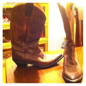 ❌ ON HOLD! Justin's cowgirl boots