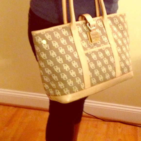 Dooney Tote Medium