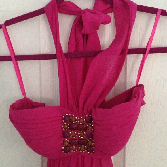 Halter, formal floor length dress! Prom - Picture 2 of 4