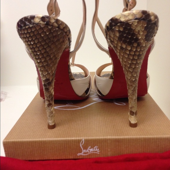 Christian Louboutin - Picture 2 of 3