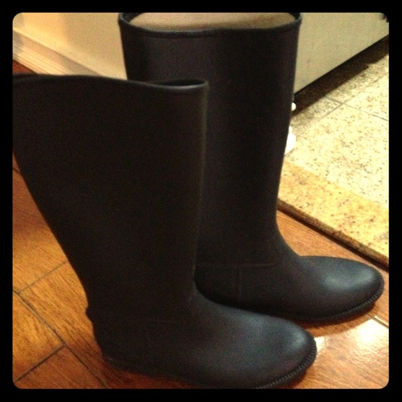 Chocolat blu rain boots sze 8