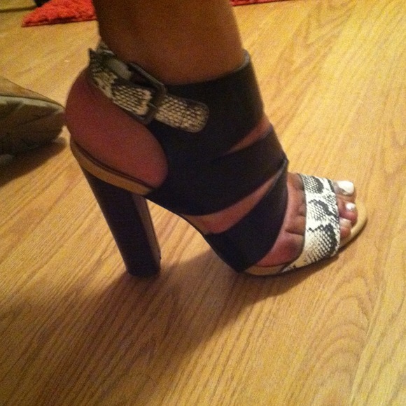 Sold out just fab heels <3 - Picture 2 of 2