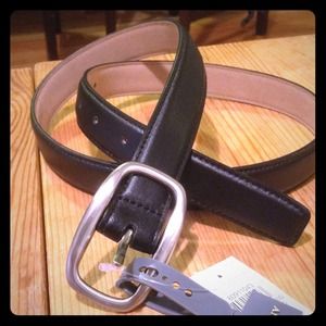 NWT Ann Taylor black leather belt, M