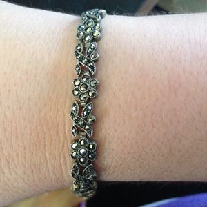 Silver fashion bracelet