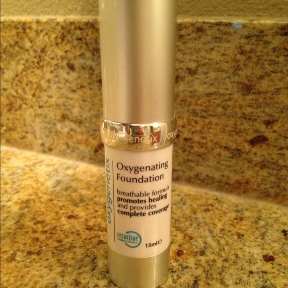 📌SOLD- Oxygenetix oxygenating foundation - Creme