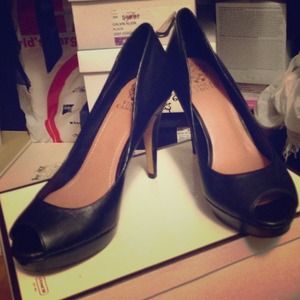 Black Vince camuto heels