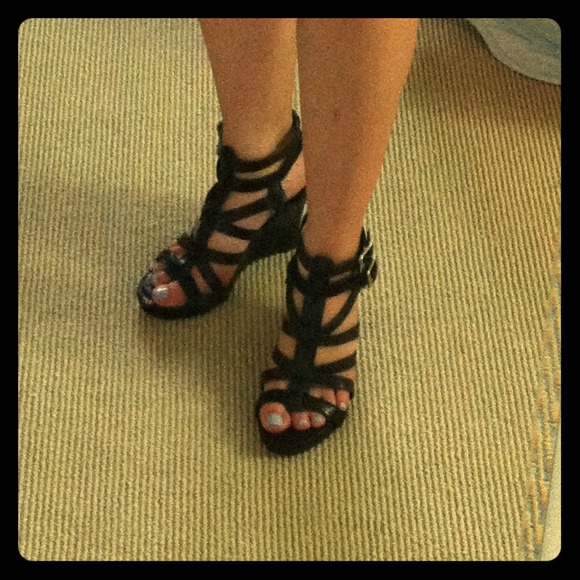 Ann Taylor black gladiator style wedges, size 7!