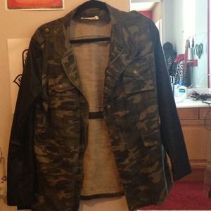 💥RESERVED💥Camo jacket with black leather sleeves