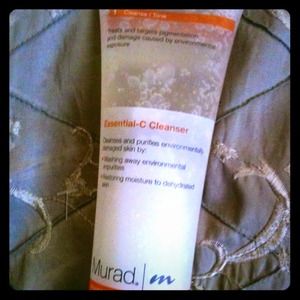 ⭐Murad Essential Vitamin C Daily Cleanser⭐