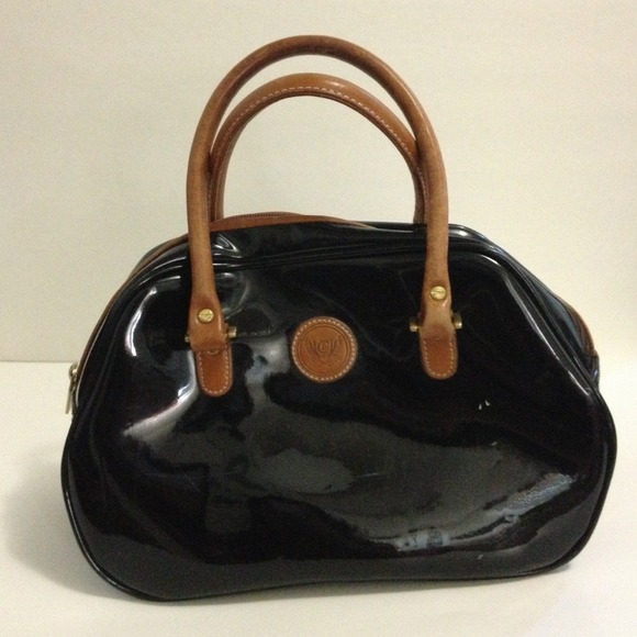 Liz Claiborne Handbags - Liz Claiborne genuine leatherTRIM