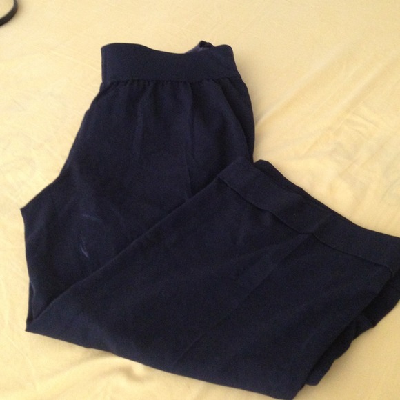 Maternity black dress capris