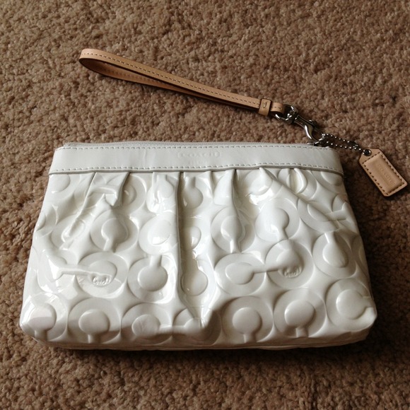 🚫SOLD IN BUNDLE🚫💯Coach Clutch\Wristlet