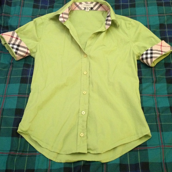 Nice green top Burberry