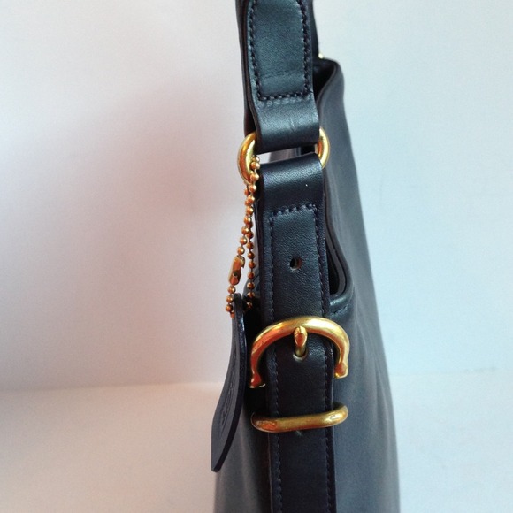 🌀SOLD🌀🎉HOST PICK🎉Navy Coach Equestrian Bucket - Picture 3 of 4