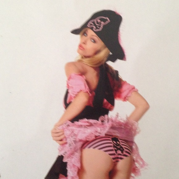 Treasure hunt pirate Halloween costume - Picture 3 of 3