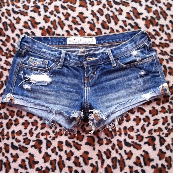Destroyed Hollister jean shorts!
