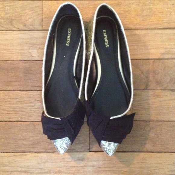 *Bundled* express Flats 7 NWOT