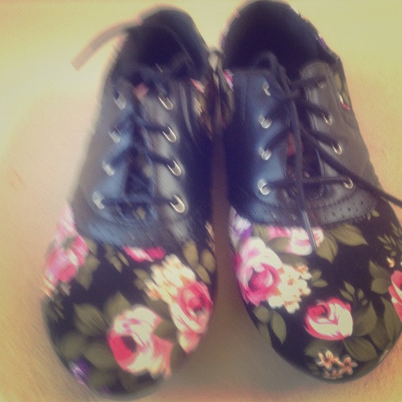 Flower sneakers