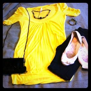 Adorable clingy yellow shirt.