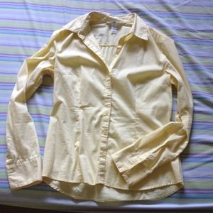 H&M button down pale yellow shirt-mint condition