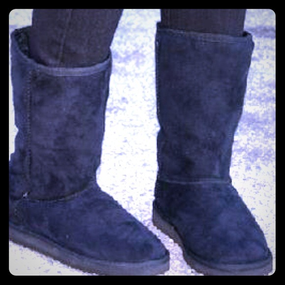Tall black boots! PRICE REDUCTION!