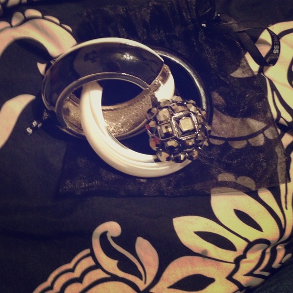 Express jewelry